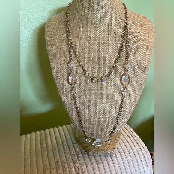 Elegant Silver Necklace and Hoop Earring Set - Picture 2 of 8